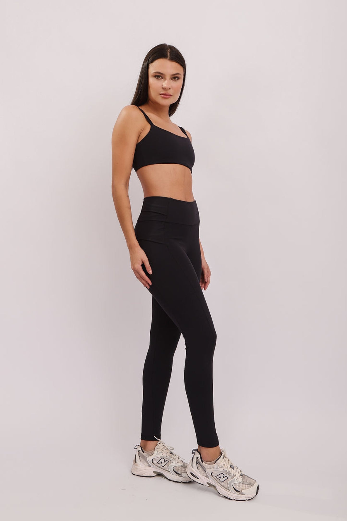 Conjunto Top Strap + Legging Pocket Black