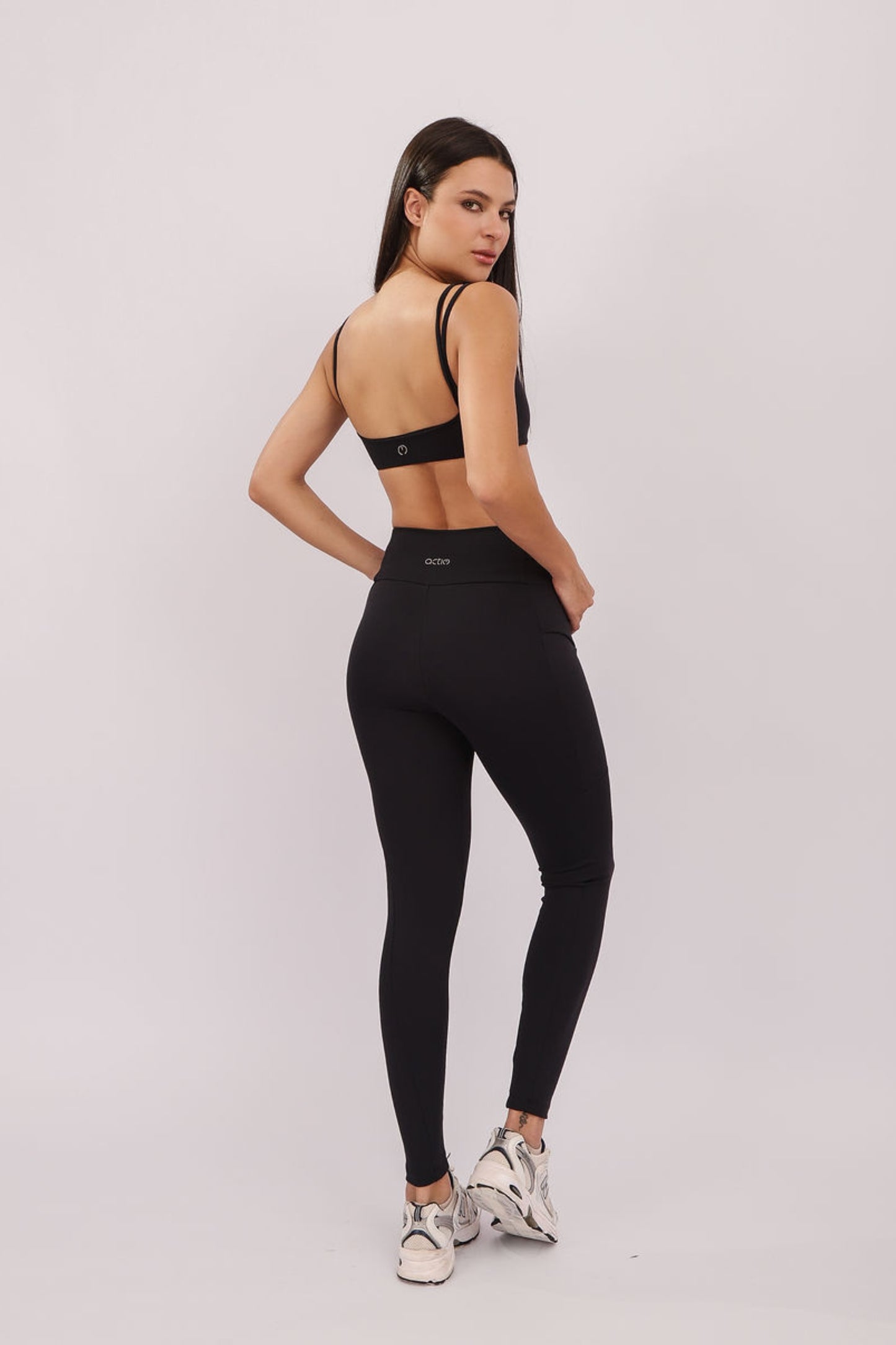 Conjunto Top Strap + Legging Pocket Black