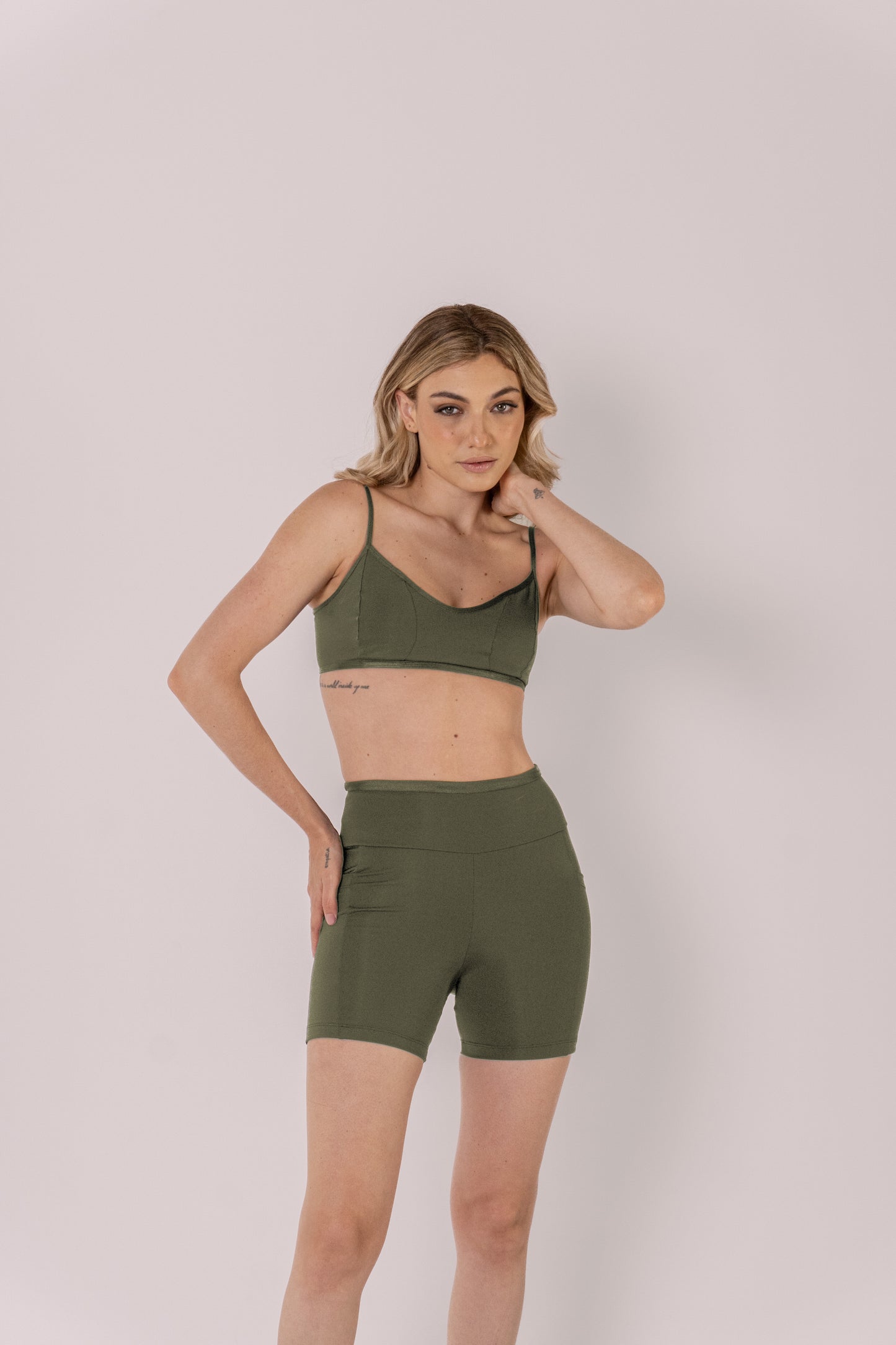 Conjunto Short Move Militar + Top Slim Militar